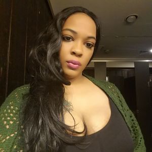 Meet your Posher, Ebony